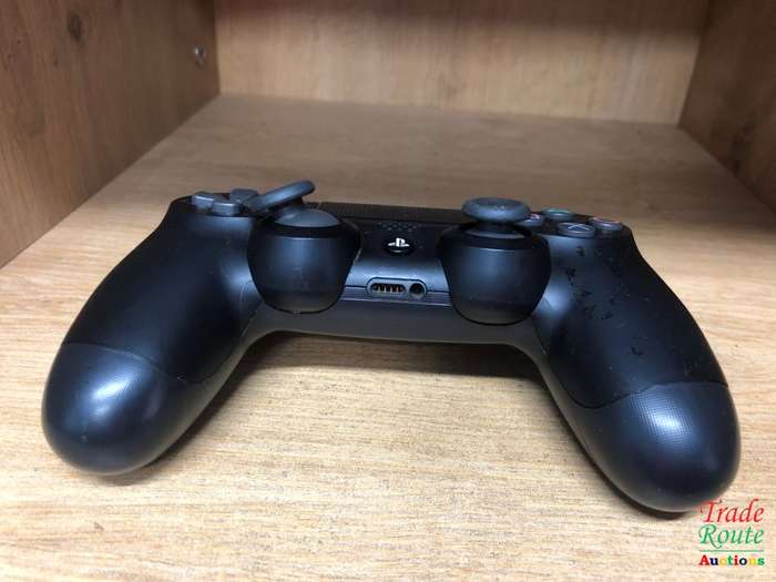 BLACK - SONY PS4 DUALSHOCK 4 Wireless Controller - for the PlayStation 4