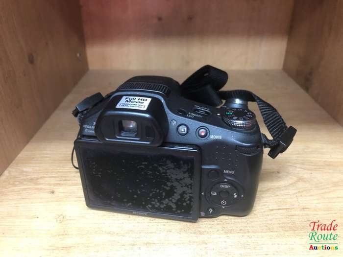 Sony Cyber-Shot DSC-HX100V 16.2 MP Exmor R CMOS Digital Still Camera Carl Zeiss Vario-Tessar Lens