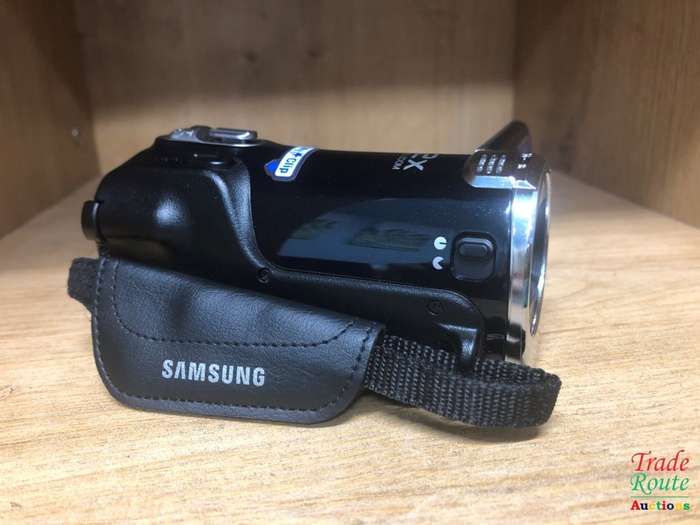 Samsung HMX-F900 52x Optical Zoom Hd Recording Hdmi Camcorder