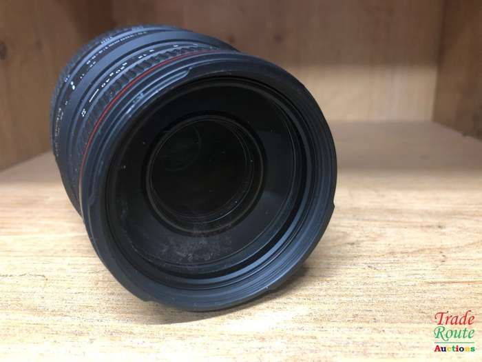 Sigma APO DG 70-300mm Lens for Canon Cameras
