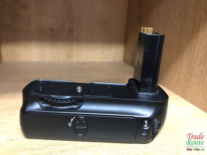 Nikon MB-D200 Multi-Power Battery Pack