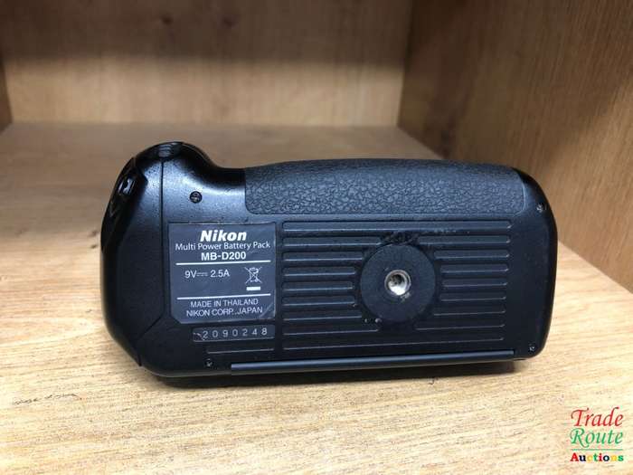 Nikon MB-D200 Multi-Power Battery Pack