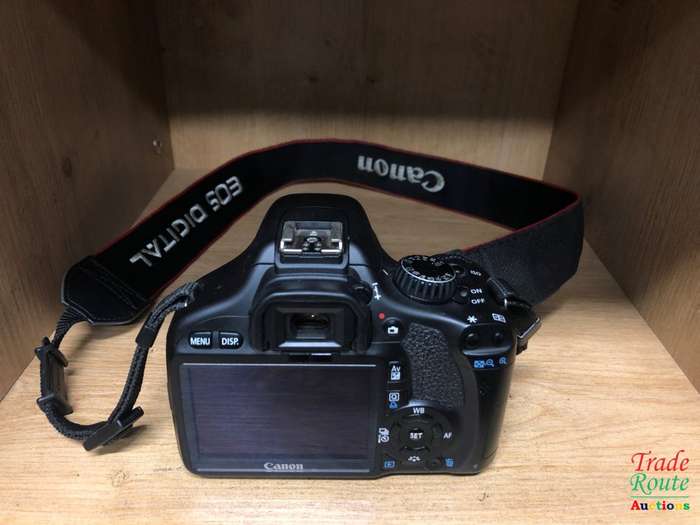 Canon EOS 550D Digital SLR camera Kit with Canon 18-55 Lens