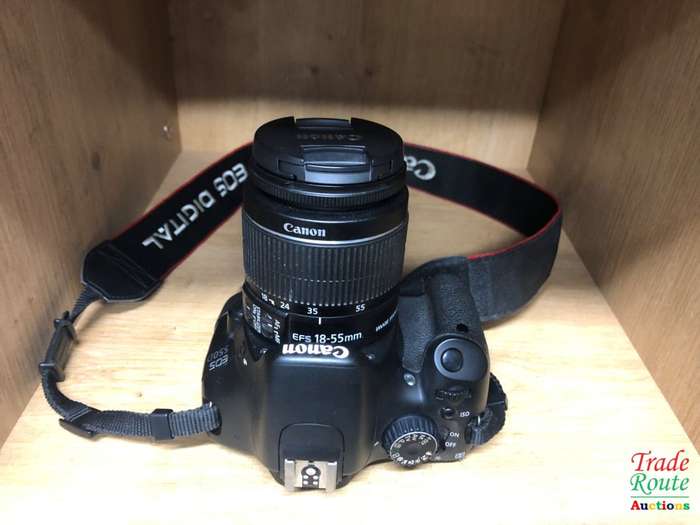 Canon EOS 550D Digital SLR camera Kit with Canon 18-55 Lens