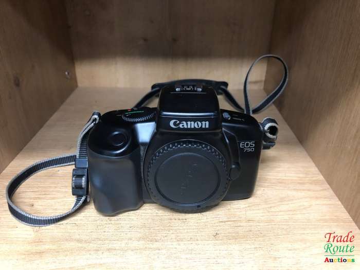 CANON EOS 750 Camera [ FILM CAMERA ]