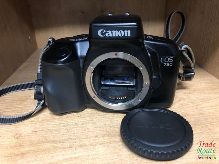 CANON EOS 750 Camera [ FILM CAMERA ]