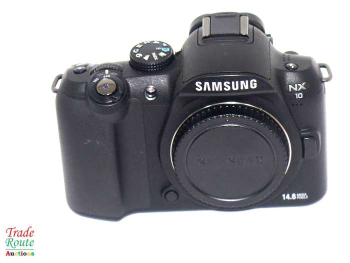 Samsung NX10 Digital System Camera Body only - Black (14.6MP)