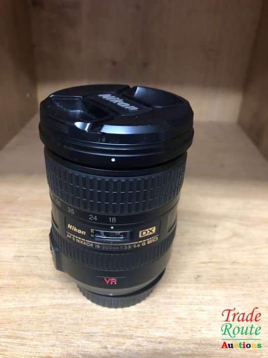 Nikon 18-200mm f/3.5-5.6G ED-IF AF-S DX VR Telephoto Zoom Lens for Nikon Digital