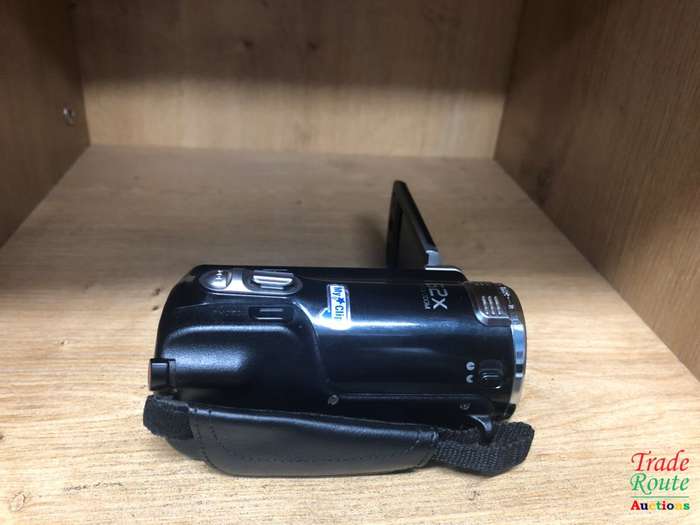 Samsung (infinitec) HMX-F90 52x Optical Zoom HD Recording HDMI Camcorder Handycam