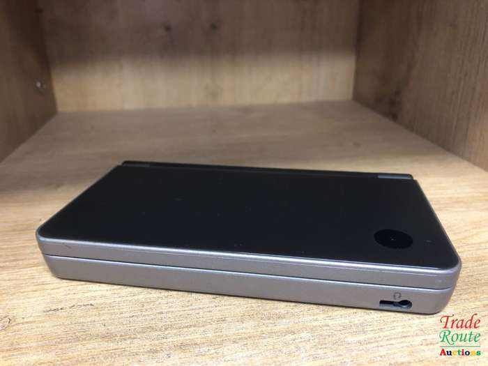 Nintendo DSi XL, Gaming Console