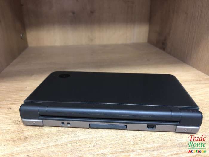 Nintendo DSi XL, Gaming Console