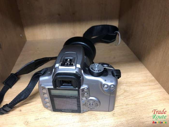 Canon EOS 350D Digital SLR camera (SILVER) WITH 18-55 mm ii LENS [ NO CHARGER ]