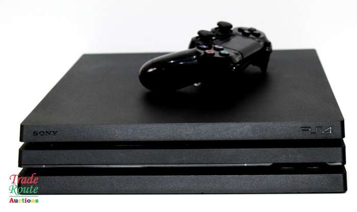 Sony Playstation 4 Console Pro 1TB [cuh7116b] PS4 PRO + 1 Wireless Controller