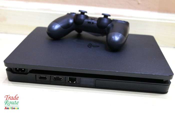 Sony PS4 PlayStation 4 SLIM console CUH-2216A - Jet Black  *** SONY PS4 ***