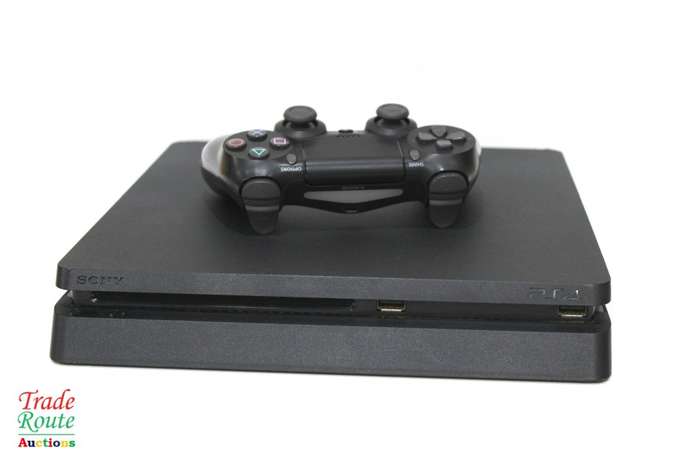 Sony PS4 PlayStation 4 SLIM console CUH-2216A - Jet Black  *** SONY PS4 ***