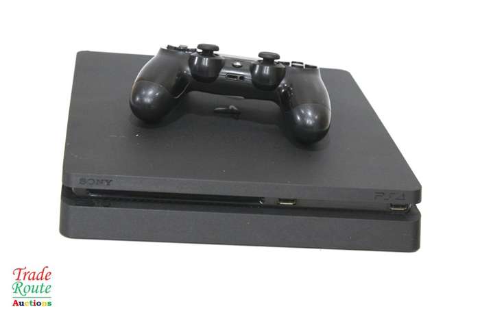 Sony PS4 PlayStation 4 SLIM console CUH-2216A - Jet Black  *** SONY PS4 ***