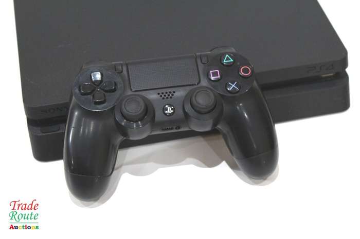 Sony PS4 PlayStation 4 SLIM console CUH-2216A - Jet Black  *** SONY PS4 ***
