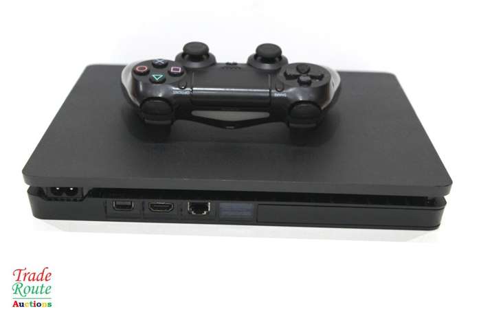 Sony PS4 PlayStation 4 SLIM console CUH-2216A - Jet Black  *** SONY PS4 ***