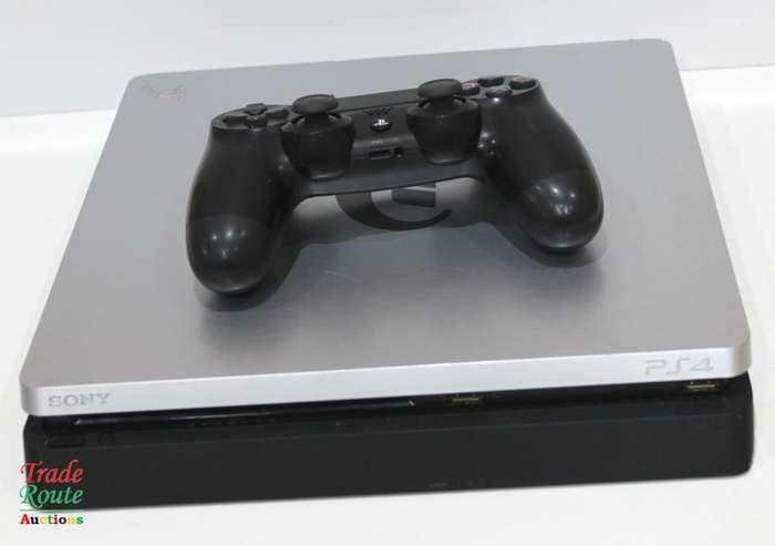 Sony PS4 PlayStation 4 SLIM console 1TB EDITION - CUH-2016B - GT SPECIAL EDITION  *** SONY PS4 ***