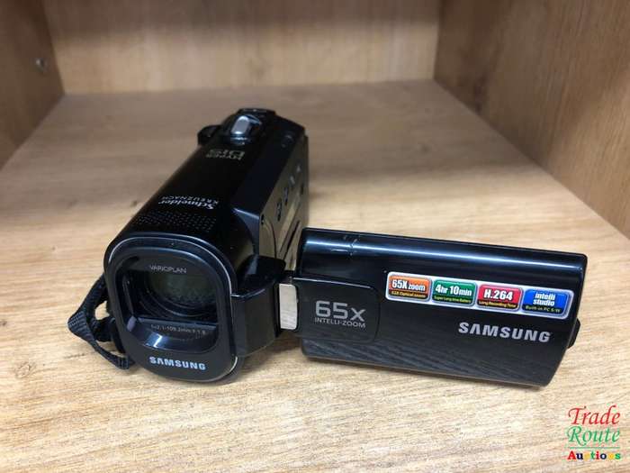Samsung  SMX-F40BP Ultra Zoom Camcorder (Black)