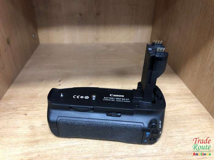 Canon BG-E7 Original Battery Grip for EOS 7D MK 1