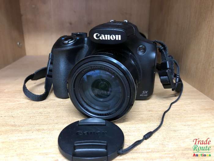 Canon Powershot SX60 HS 16.1MP Digital Camera 65x Optical Zoom Lens 3-inch LCD Tilt Screen (Black)
