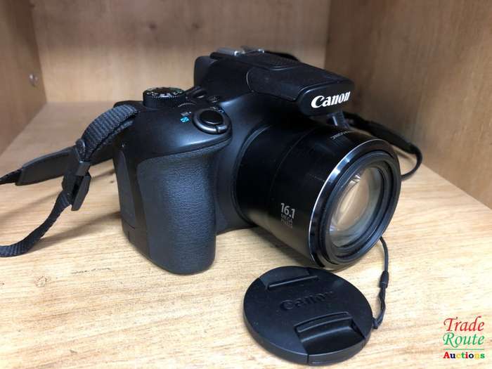 Canon Powershot SX60 HS 16.1MP Digital Camera 65x Optical Zoom Lens 3-inch LCD Tilt Screen (Black)