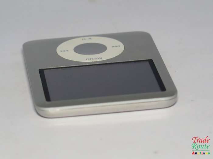 Apple iPod Nano | Silver | 4GB | 3rd Generation | MA978