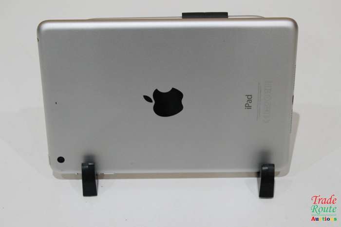 Apple iPad Mini 3 Wi-Fi 16GB White MGNv2HC/A A1599 - TouchScreen Tablet