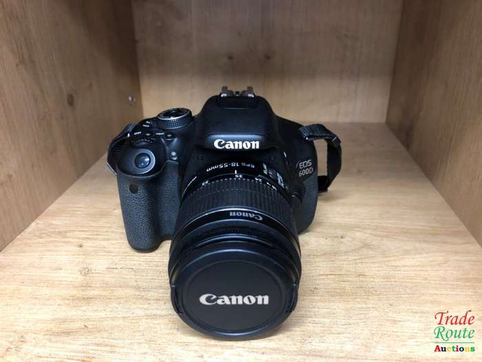 Canon EOS 600D DSLR CAMERA with Canon 18-55 Lens Camera Kit