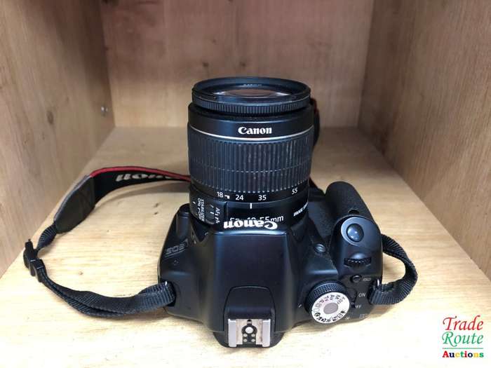 Canon EOS 500D Digital SLR camera 15.1 Megapixels With 18-55mm IS II Lens