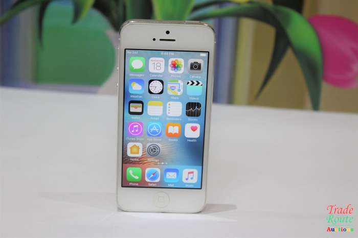 APPLE IPHONE 5 -  A1429 -16 GB Smart Phone