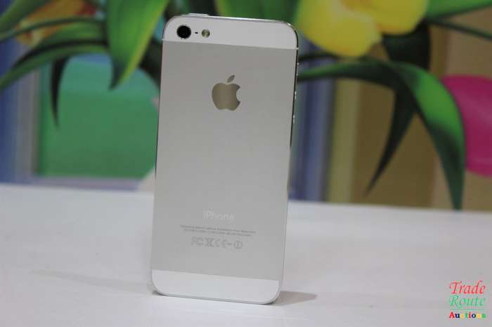 APPLE IPHONE 5 -  A1429 -16 GB Smart Phone