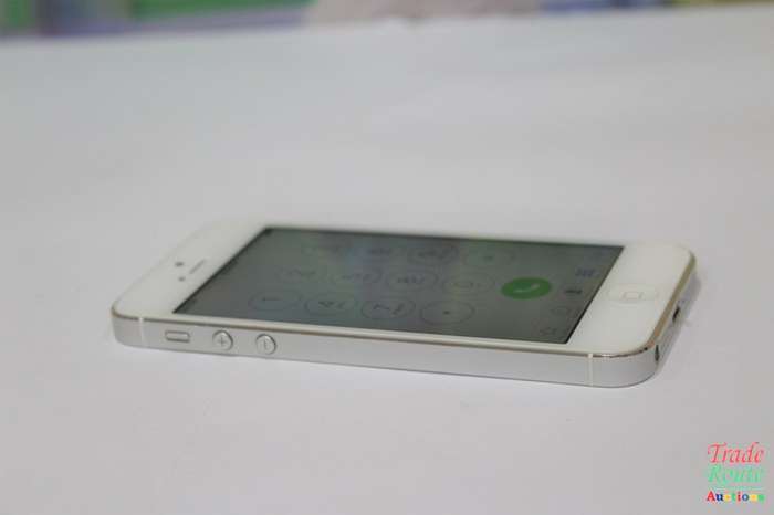 APPLE IPHONE 5 -  A1429 -16 GB Smart Phone