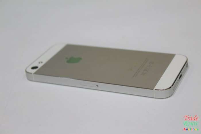APPLE IPHONE 5 -  A1429 -16 GB Smart Phone