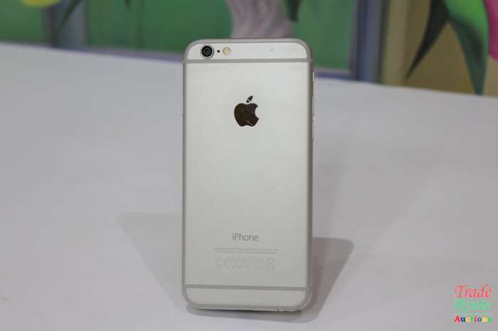64GB APPLE IPHONE 6  - Cracked Outer Glass - Phone works fine