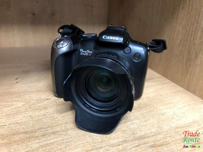 Canon PowerShot SX20 IS Digital Camera (12.1 Megapixel, 20x Optical Zoom) 2.5 inch LCD