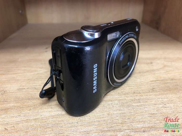 Samsung ES30 12 MegaPixel Compact Digital Camera