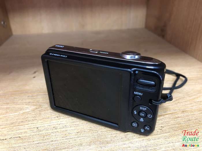 Samsung ES30 12 MegaPixel Compact Digital Camera