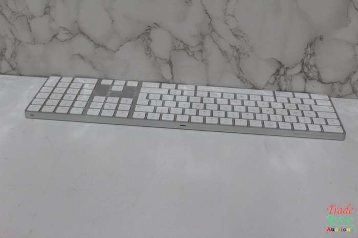Apple A1843 Wireless Rechargeable Bluetooth Magic Keyboard With Numeric Keypad