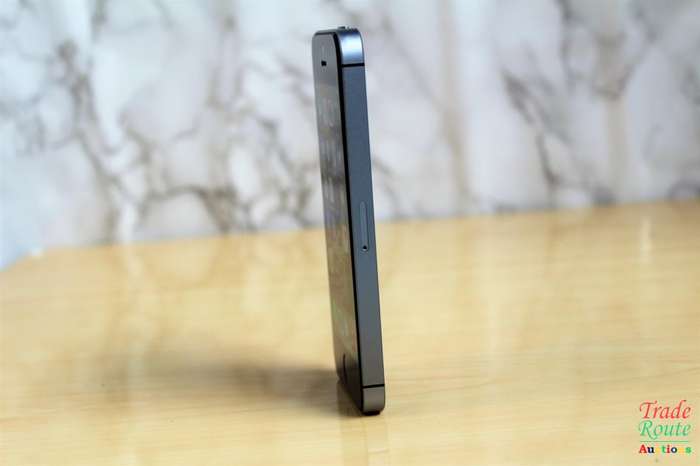 APPLE IPHONE SE | FLLN2SO/A | A1723 | FINGERPRINT ID | SMART PHONE