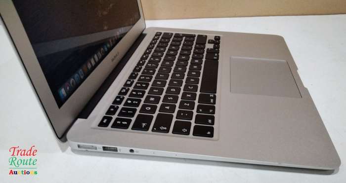 2017 MacBook Air 13.3-inch | Core i5 1.8GHz | 8GB RAM | 128GB SSD MACBOOK AIR 13 INCH