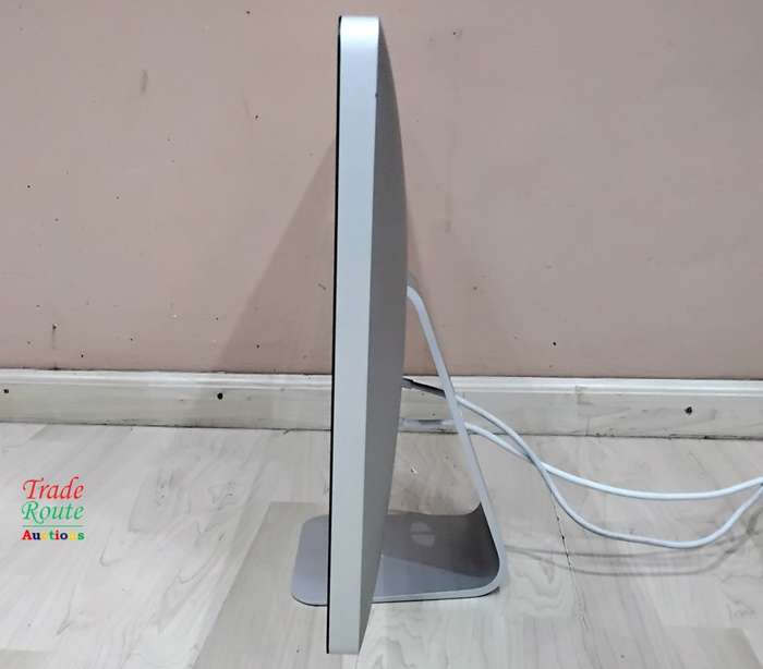 Apple Thunderbolt Cinema Display LED (27-Inch) Monitor | A1407 | 2560 X 1440 Resolution -tiny cracks