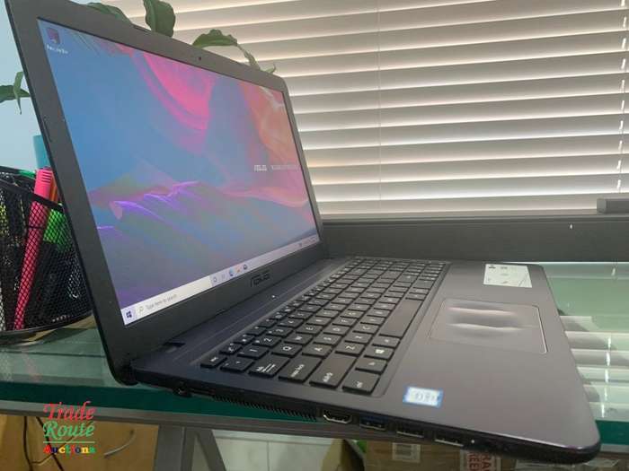 ASUS VIVOBOOK X540UA 15.6 INCH NOTEBOOK | CORE i3 6100U 6th Gen 2.3GHZ | 4GB RAM | 1TB HDD