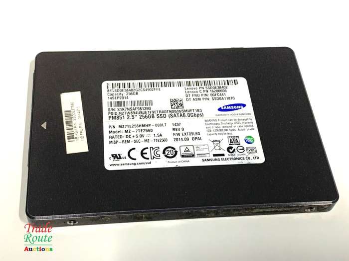 SAMSUNG 256GB SSD - Solid State Drive 2.5"