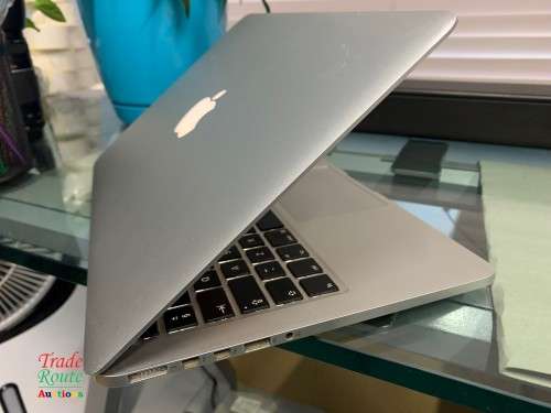 MacBook Pro 13.3-inch 2014 Retina | Core i5 2.6GHz | 8GB RAM | 256GB SSD