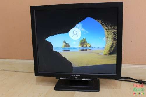 Hyundai U90D 19` LCD 1280x1024 TFT VGA DVI Monitor