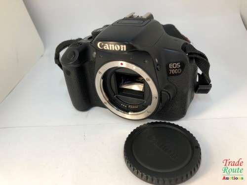 Canon EOS 700D DIGITAL SLR CAMERA BODY | 18.0 MP FULL HD
