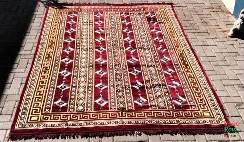 Very Fine Modern and Stunning Turkish Hali Carpet - Made in Turkey  2.00m x 3.00m