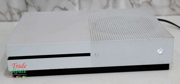 XBOX One S Console (WHITE) Model 1681 [ Salvage Stock for Spares/Repairs ]